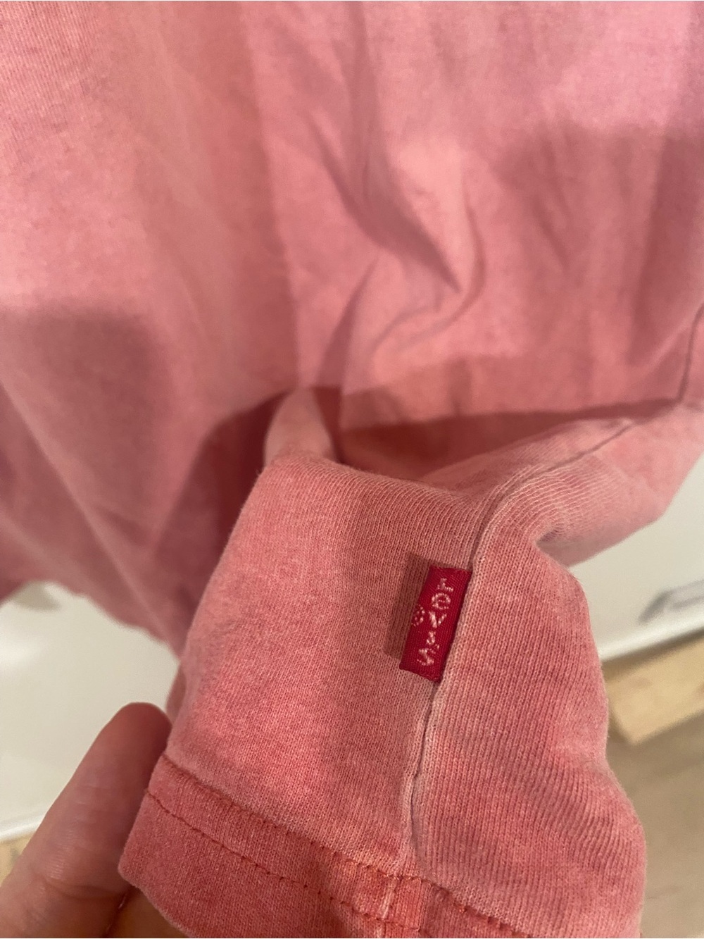 Levi's Men's Short Sleeve Crewneck Tee in Dusty Rose - Picture 4 of 7